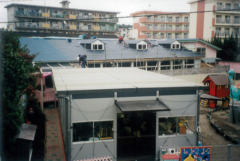 平成13年度(2001年10月)増改築工事中の仮設園舎